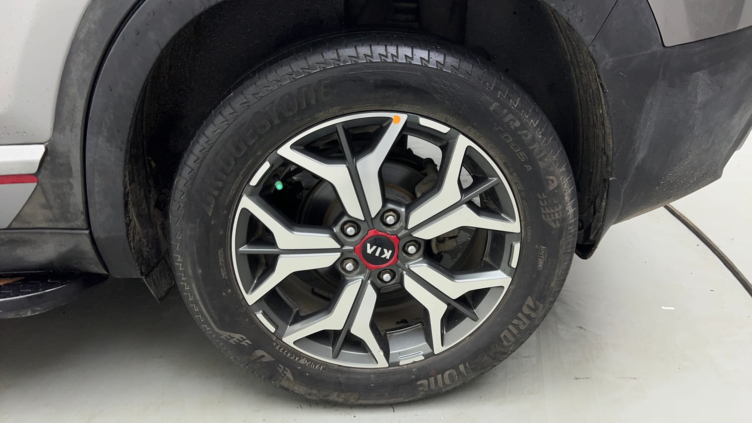 Used 2020 kia Seltos GTX Plus DCT 1.4 Petrol Automatic tyres LEFT REAR TYRE RIM VIEW