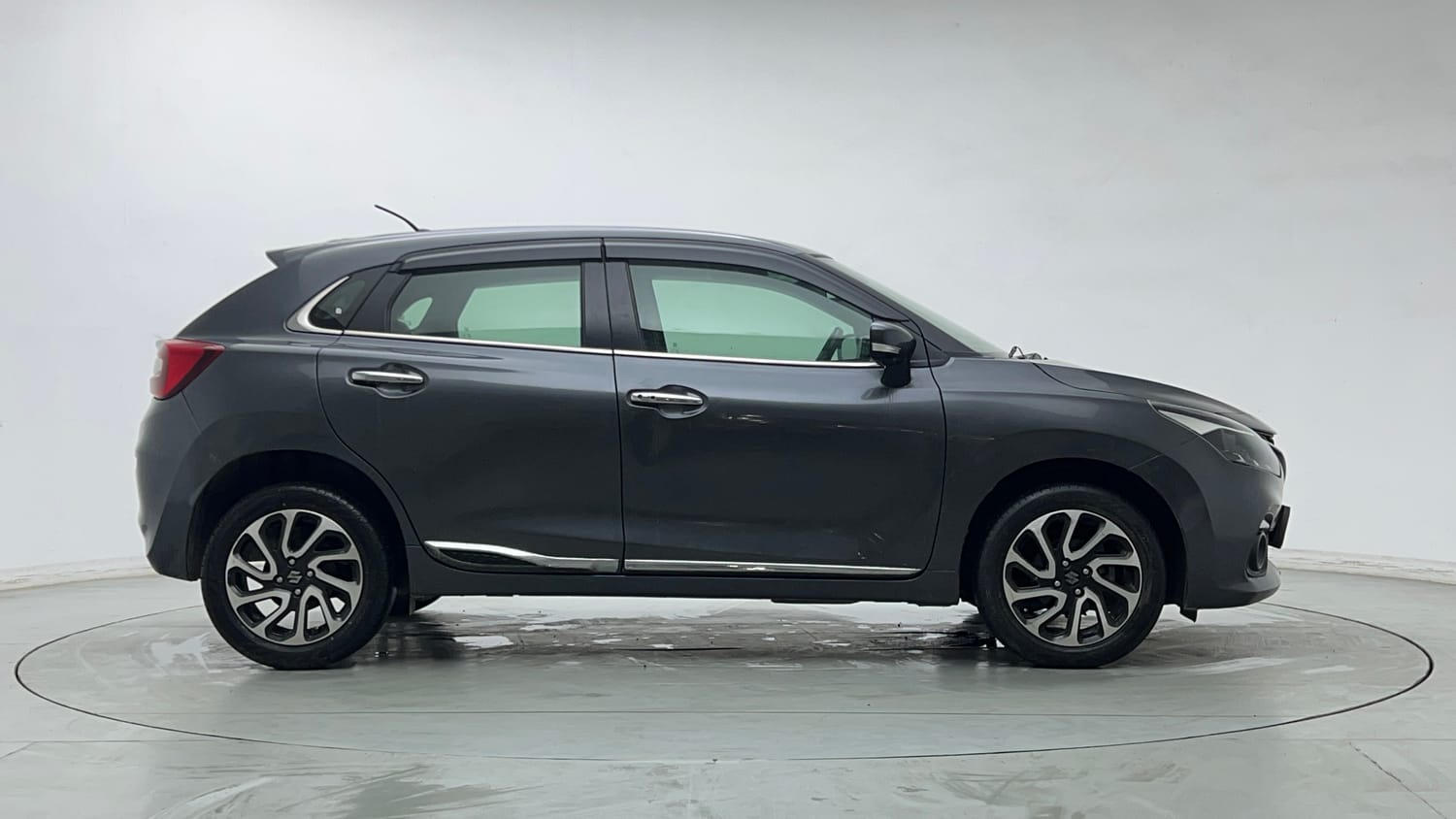Used 2023 Maruti Suzuki Baleno Alpha MT Petrol Manual exterior RIGHT SIDE VIEW