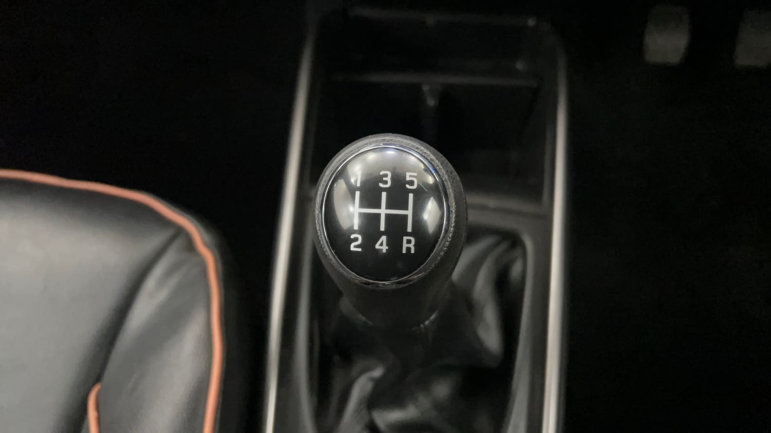 Used 2019 Maruti Suzuki Baleno Delta Petrol Manual interior GEAR  KNOB VIEW