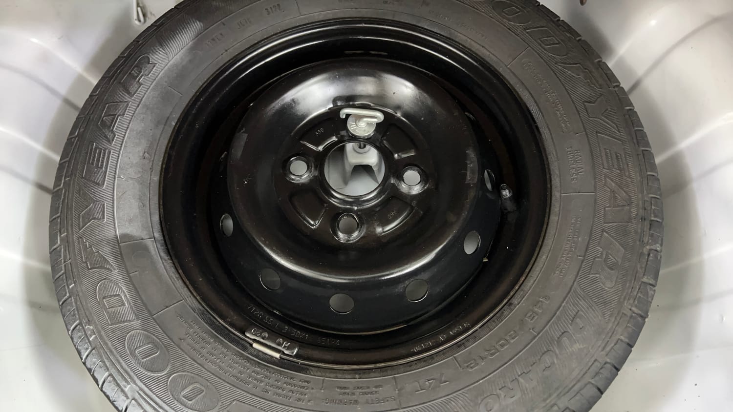Used 2018 Maruti Suzuki Alto 800 LXi Petrol Manual tyres SPARE TYRE VIEW
