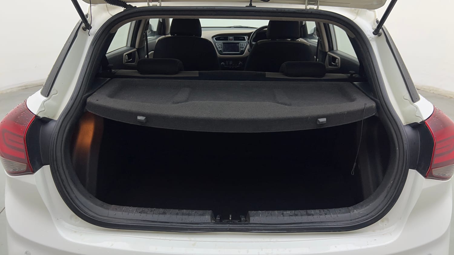 Used 2019 Hyundai Elite i20 Asta 1.2 (O) Petrol Manual interior DICKY INSIDE VIEW