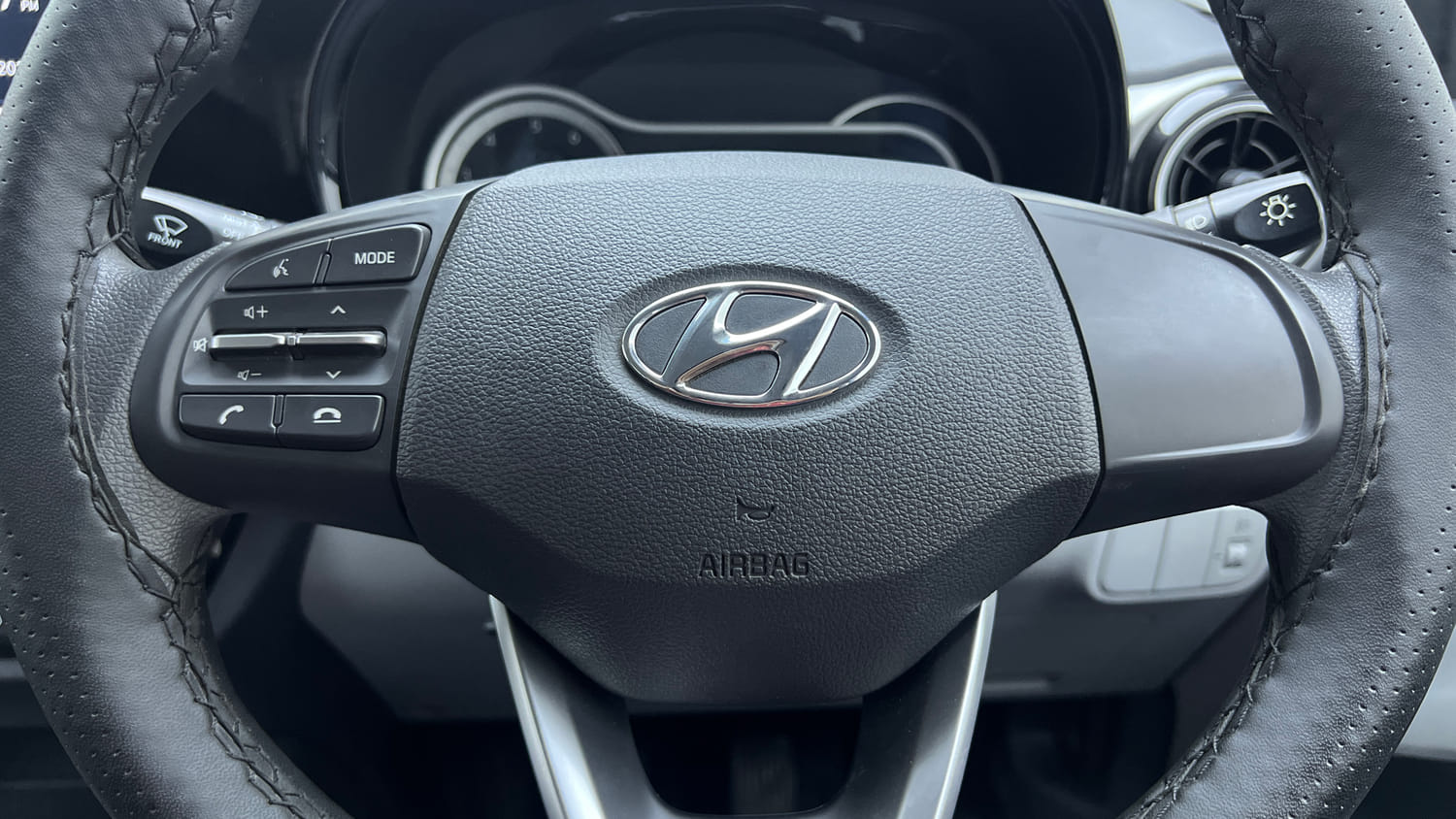 Used 2021 Hyundai Grand i10 Nios Sportz 1.2 Kappa VTVT Petrol Manual top_features Airbags