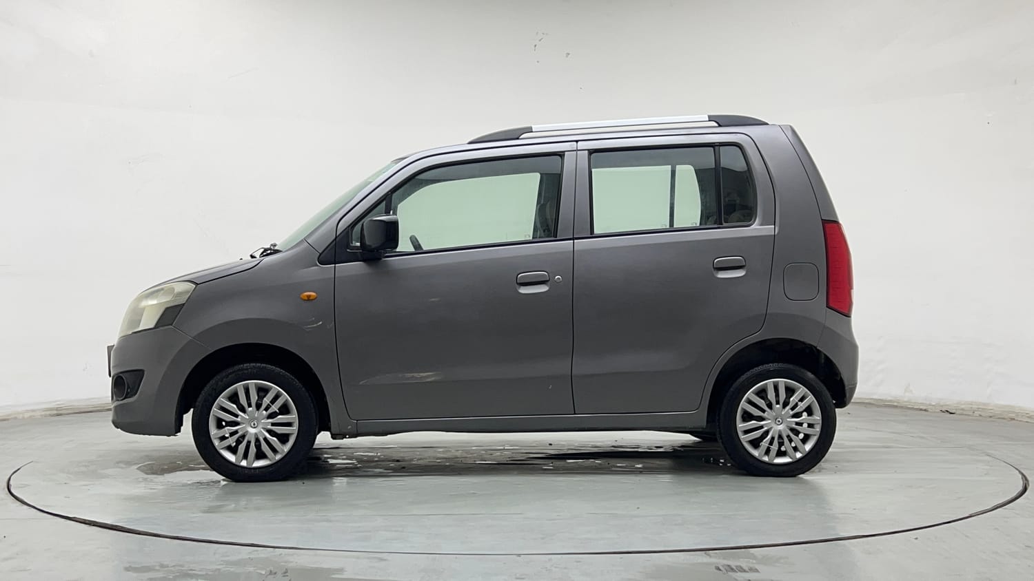 Used 2013 Maruti Suzuki Wagon R VXI Petrol Manual exterior LEFT SIDE VIEW