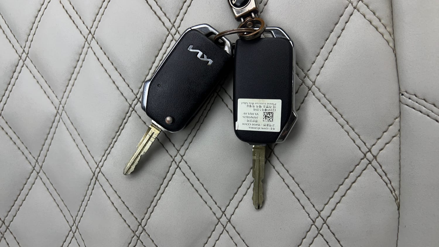 Used 2024 Kia Sonet HTK (O) 1.2 Petrol MT Petrol Manual extra CAR KEY VIEW