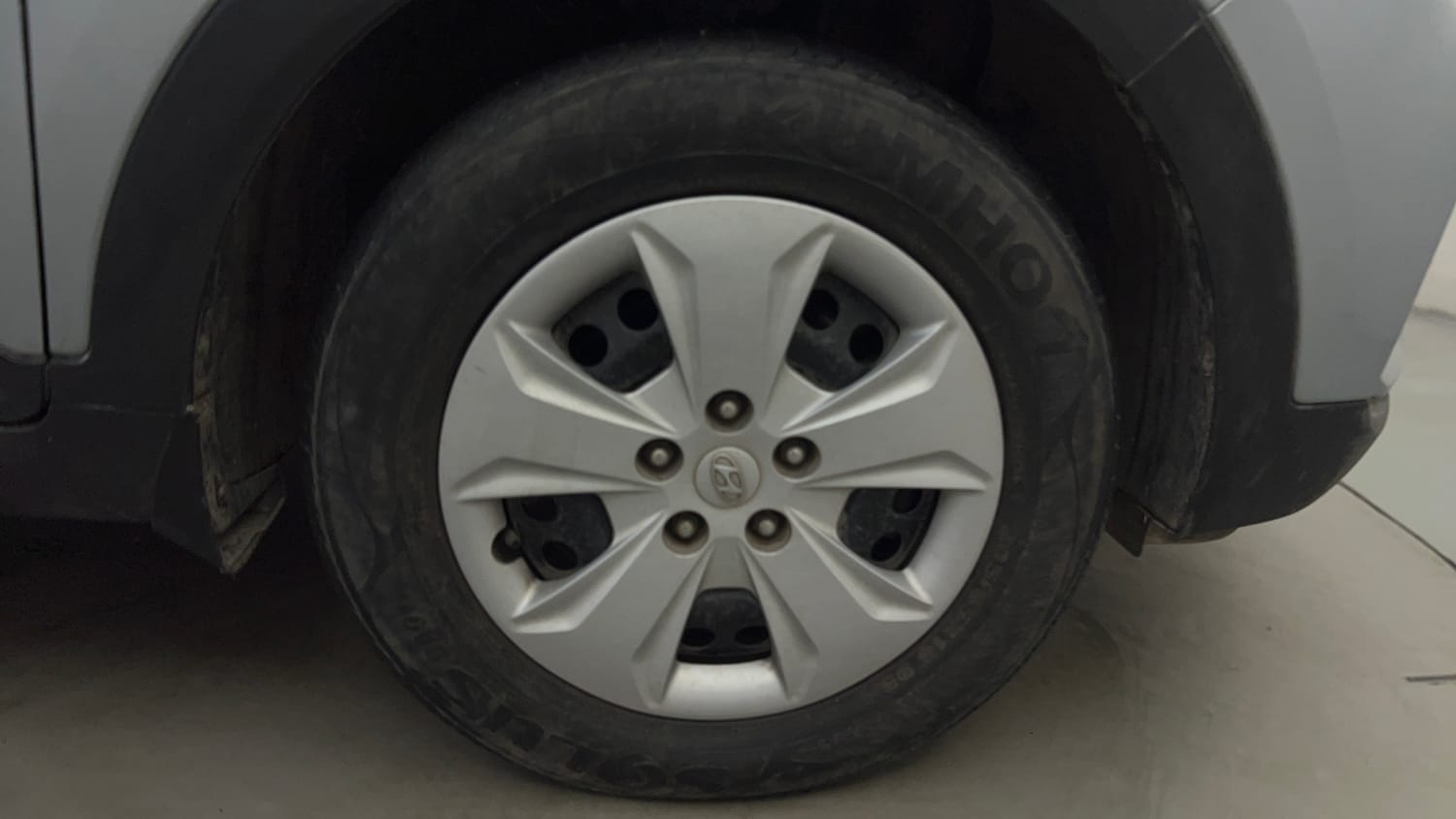 Used 2019 Hyundai Creta E Plus 1.6 Petrol Petrol Manual tyres RIGHT FRONT TYRE RIM VIEW