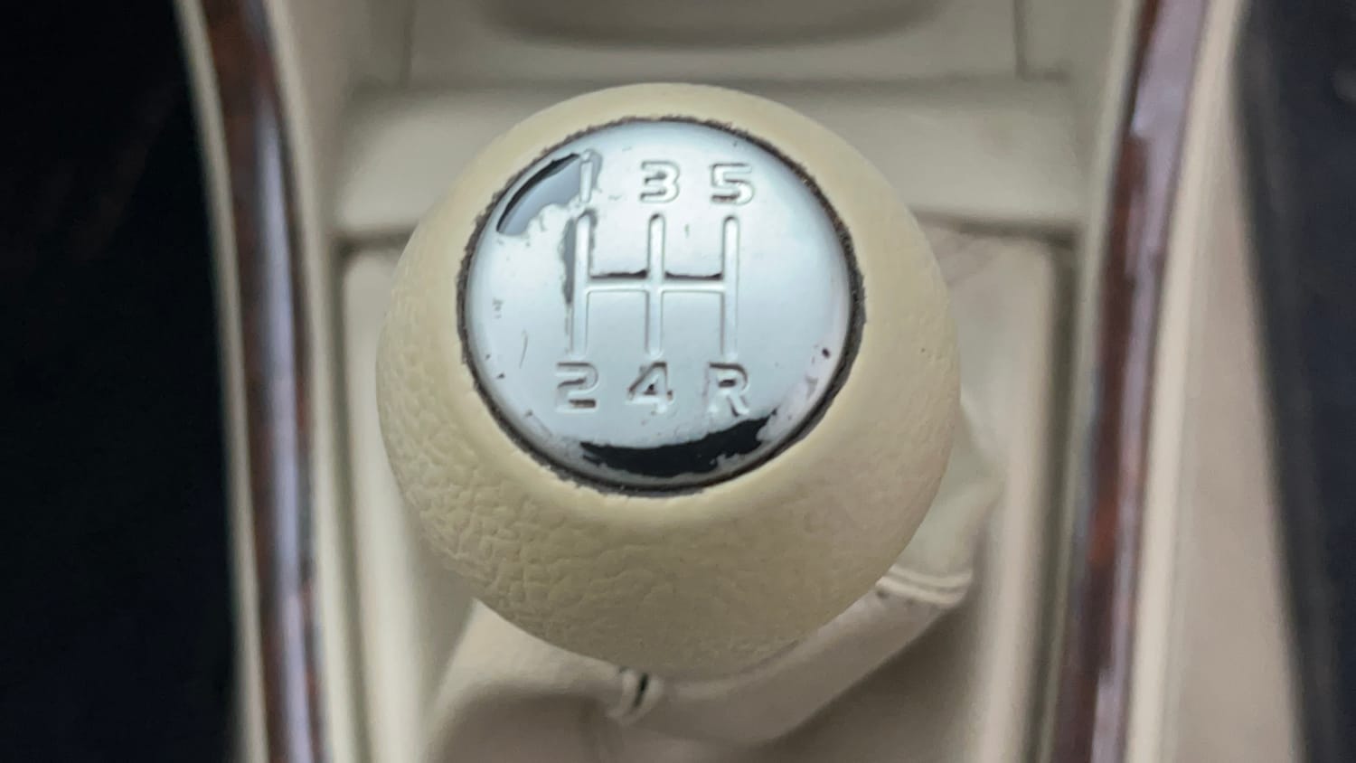 Used 2013 Maruti Suzuki Ertiga Vxi Petrol Manual interior GEAR  KNOB VIEW