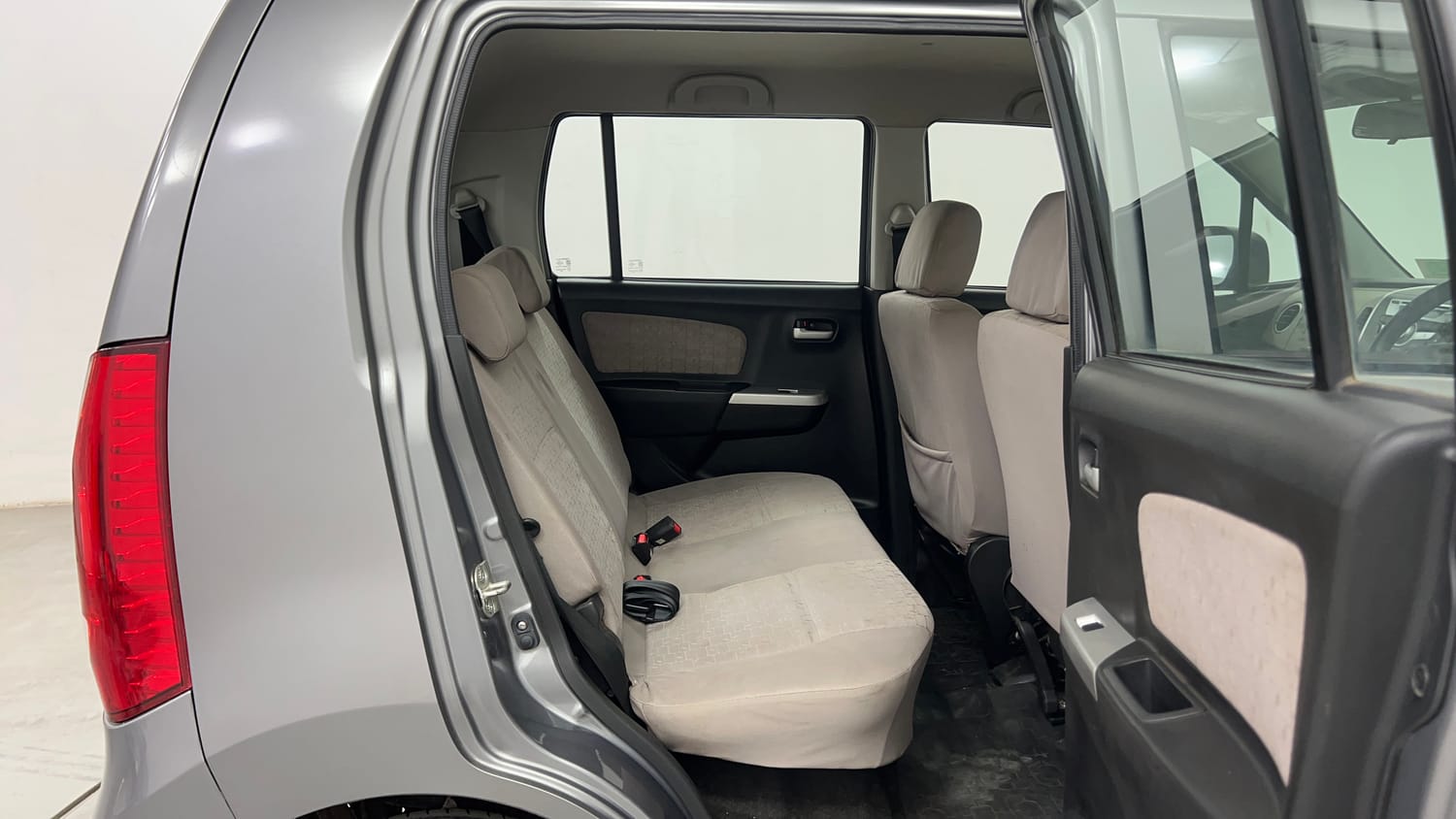 Used 2015 Maruti Suzuki Wagon R VXI Petrol Manual interior RIGHT SIDE REAR DOOR CABIN VIEW