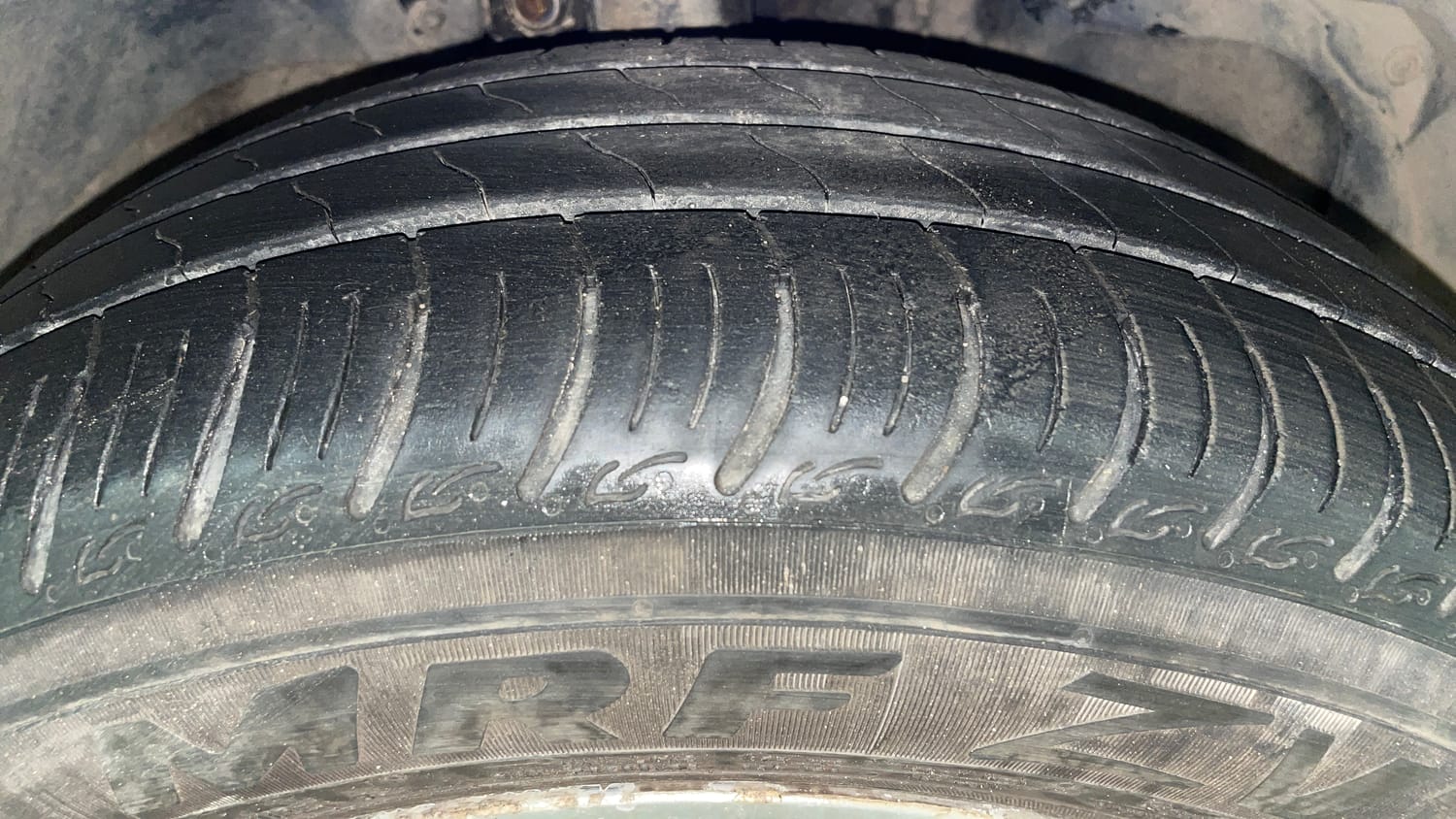 Used 2013 Ford Figo Duratec Petrol Titanium 1.2 Petrol Manual tyres RIGHT FRONT TYRE TREAD VIEW