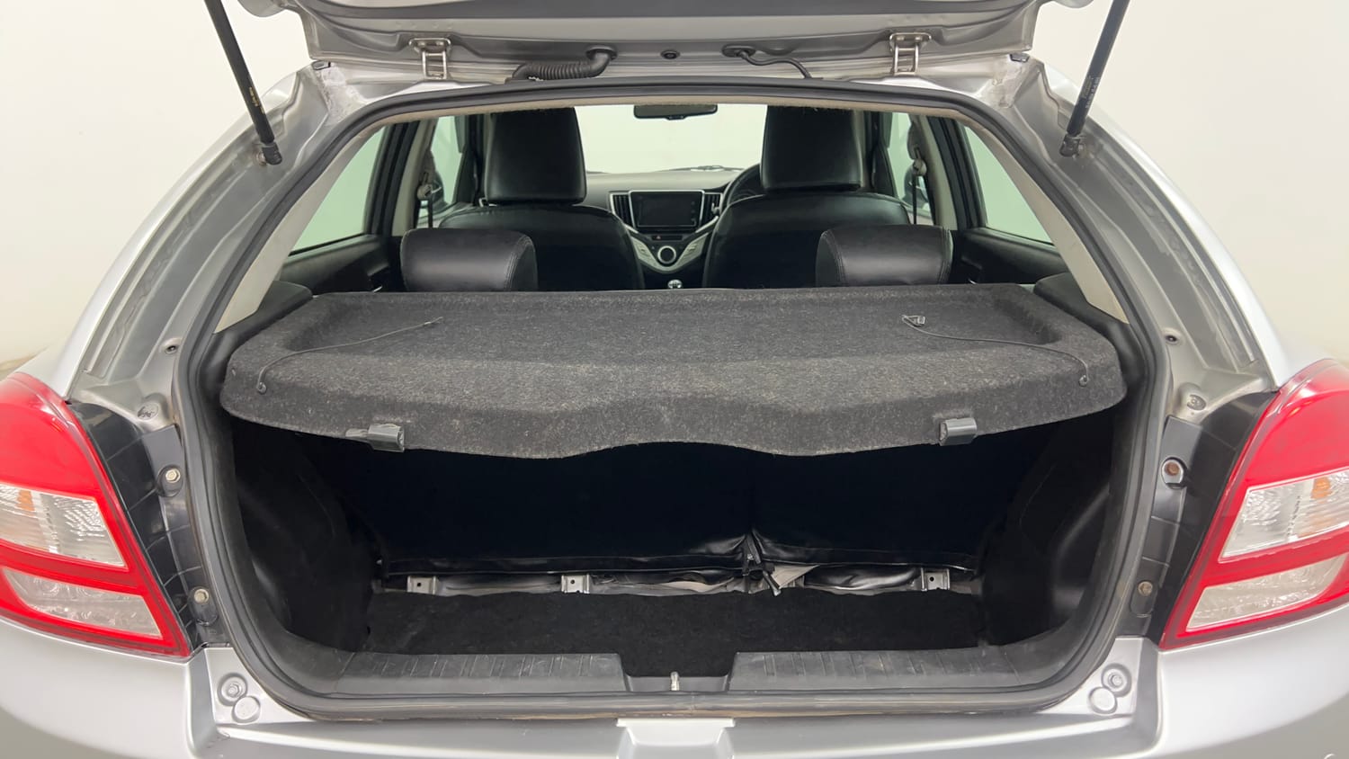 Used 2018 Maruti Suzuki Baleno Alpha 1.2 Petrol Manual interior DICKY INSIDE VIEW
