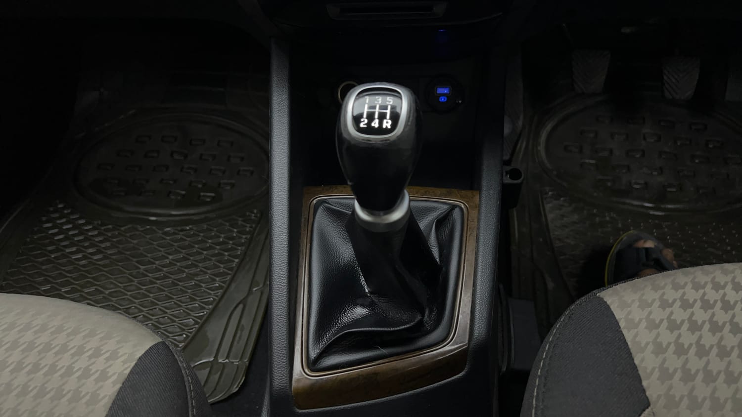 Used 2019 Hyundai Elite i20 Asta 1.2 (O) Petrol Manual interior GEAR  KNOB VIEW