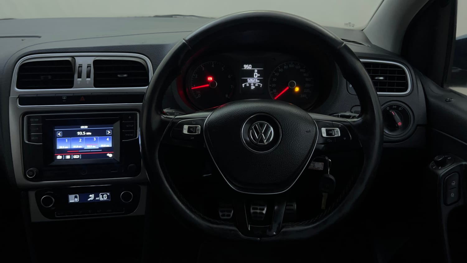 Used 2017 Volkswagen Polo Highline1.2L (P) Petrol Manual interior STEERING VIEW