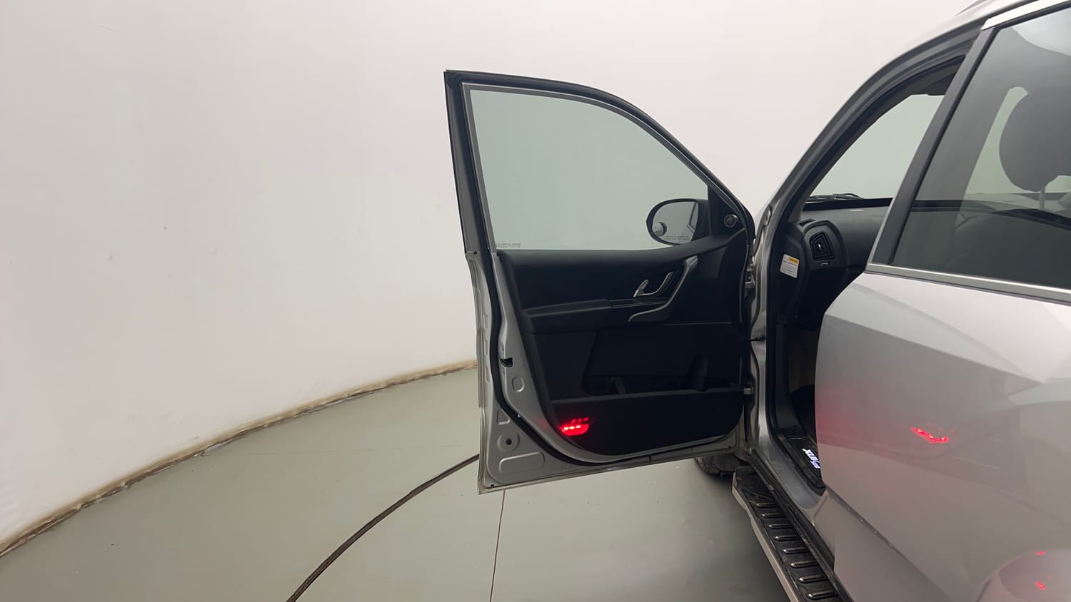Used 2017 Mahindra XUV500 W10 AT Black Interiors Diesel Automatic interior LEFT FRONT DOOR OPEN VIEW