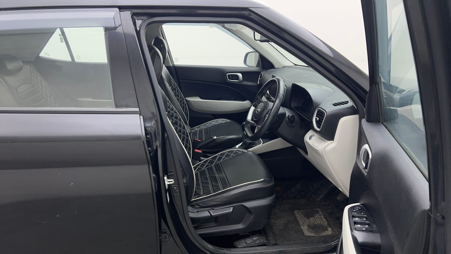 Used 2024 Hyundai Venue SX 1.2 Petrol Petrol Manual interior RIGHT SIDE FRONT DOOR CABIN VIEW