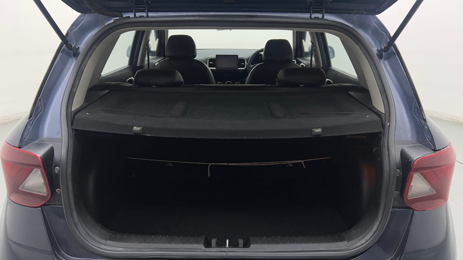 Used 2021 Hyundai Venue S Plus 1.2 Petrol Petrol Manual interior DICKY INSIDE VIEW