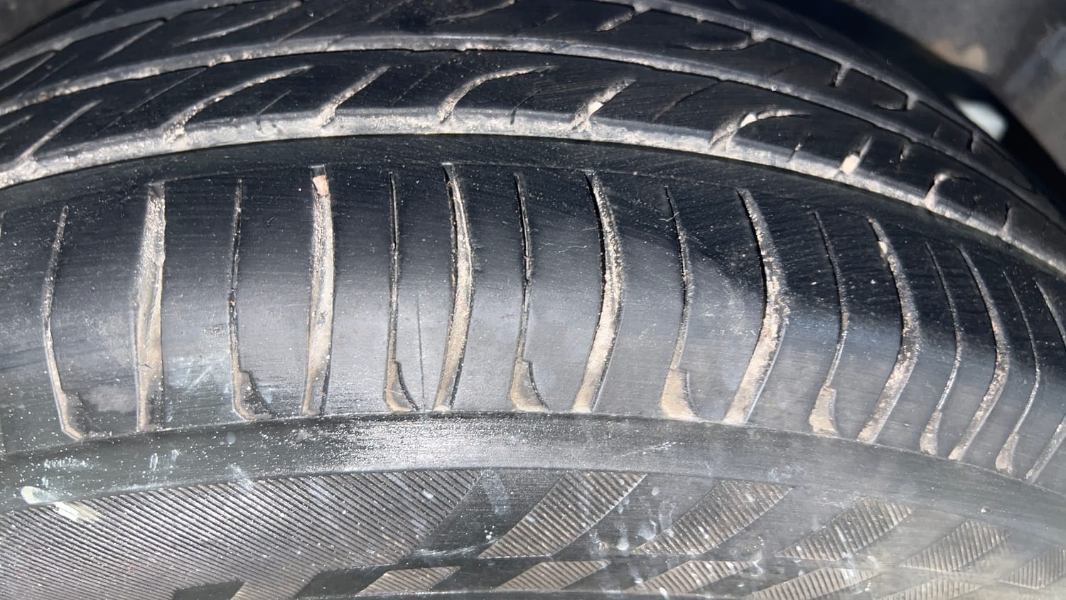 Used 2015 Honda City SV CVT Petrol Automatic tyres LEFT REAR TYRE TREAD VIEW