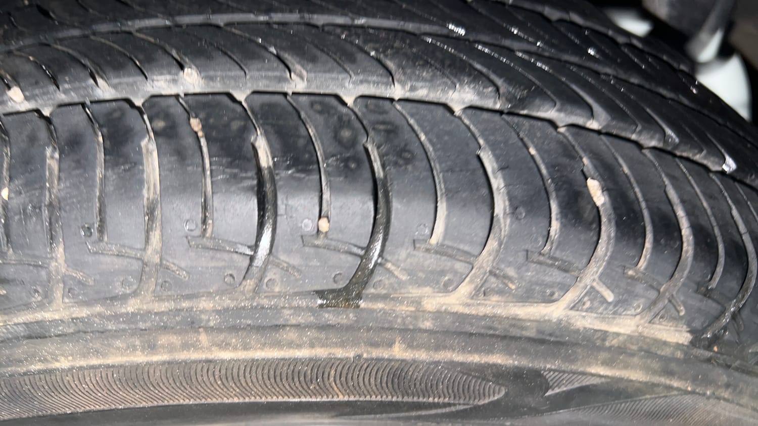 Used 2017 Maruti Suzuki Celerio VXi Petrol Manual tyres LEFT REAR TYRE TREAD VIEW
