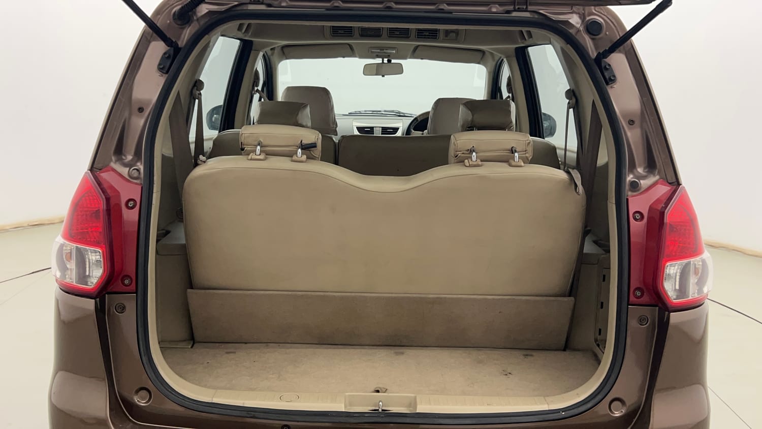 Used 2013 Maruti Suzuki Ertiga Vxi Petrol Manual interior DICKY INSIDE VIEW