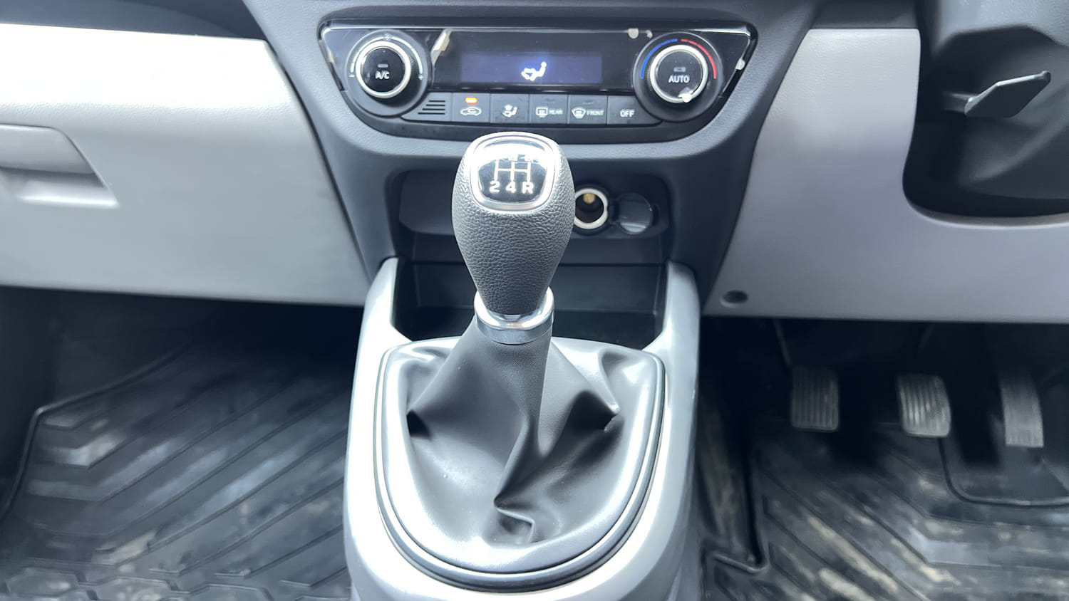 Used 2021 Hyundai Grand i10 Nios Sportz 1.2 Kappa VTVT Petrol Manual interior GEAR  KNOB VIEW