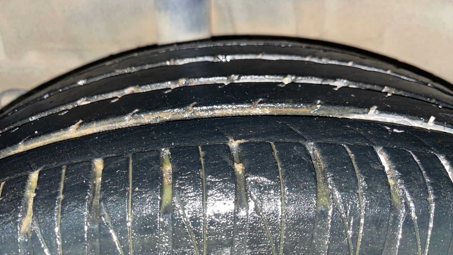 Used 2023 Kia Sonet HTK Plus 1.2 Petrol Manual tyres RIGHT REAR TYRE TREAD VIEW