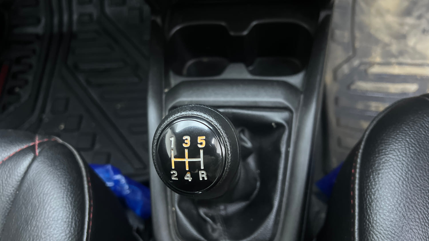 Used 2024 Maruti Suzuki Swift VXi Petrol Manual interior GEAR  KNOB VIEW