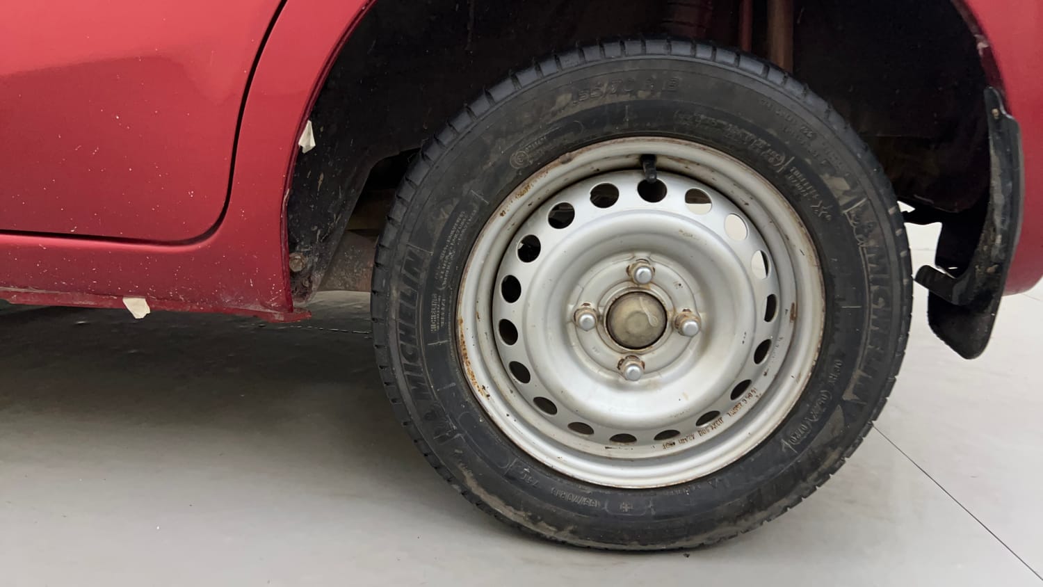 Used 2016 Datsun GO A Petrol Manual tyres LEFT REAR TYRE RIM VIEW