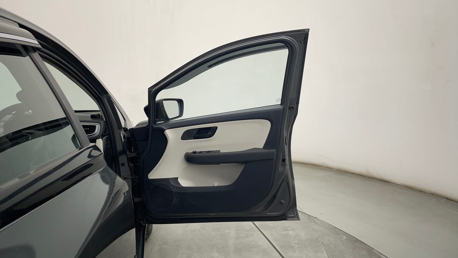 Used 2024 Tata Altroz XM Plus Petrol Petrol Manual interior RIGHT FRONT DOOR OPEN VIEW