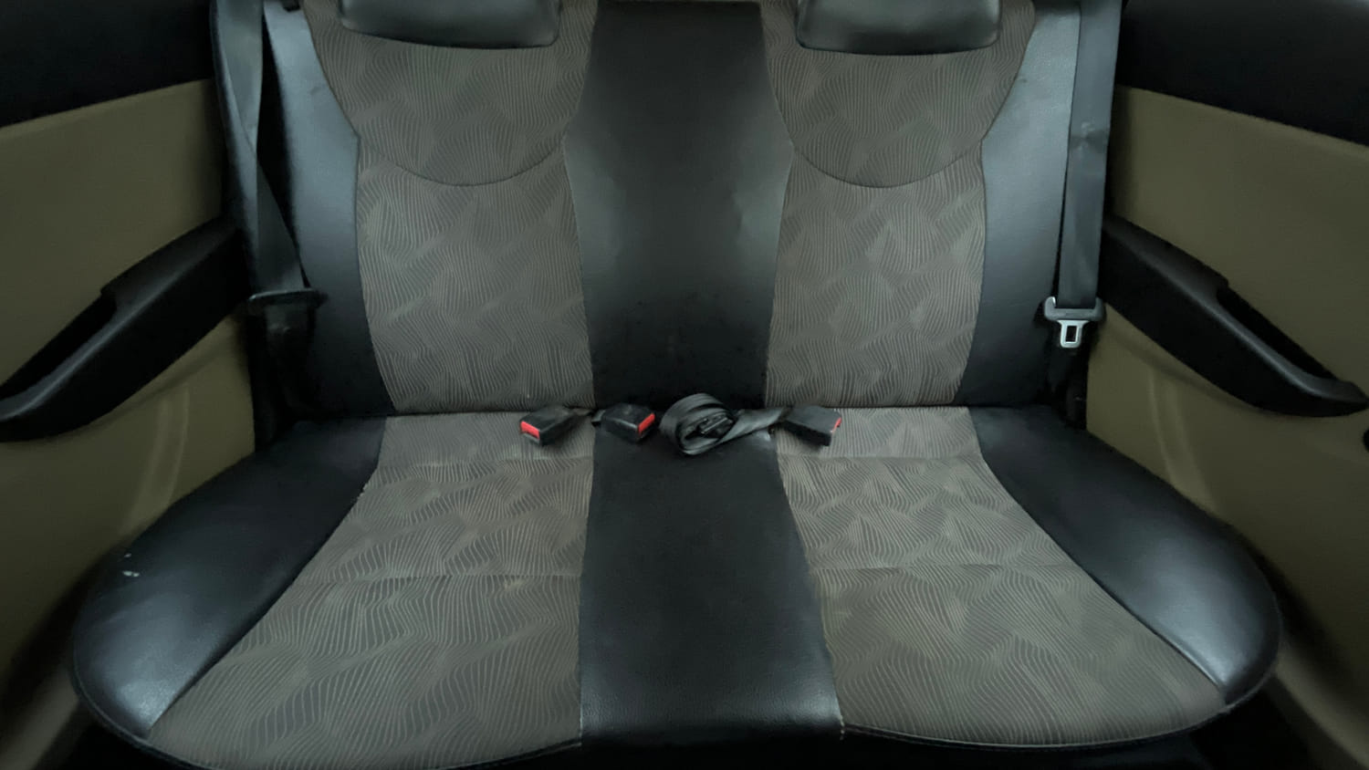 Used 2014 Hyundai Eon Magna Petrol Manual interior REAR SEAT CONDITION VIEW
