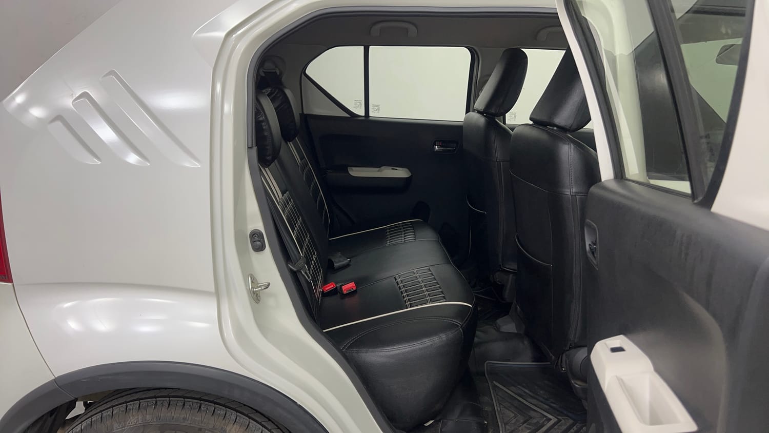 Used 2022 Maruti Suzuki Ignis Zeta 1.2 MT Petrol Manual interior RIGHT SIDE REAR DOOR CABIN VIEW