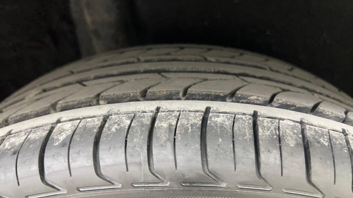 Used 2018 Maruti Suzuki Baleno Alpha 1.2 Petrol Manual tyres RIGHT REAR TYRE TREAD VIEW