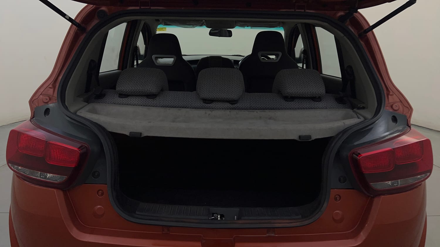 Used 2016 Mahindra KUV100 K6+ 6 STR Petrol Manual interior DICKY INSIDE VIEW