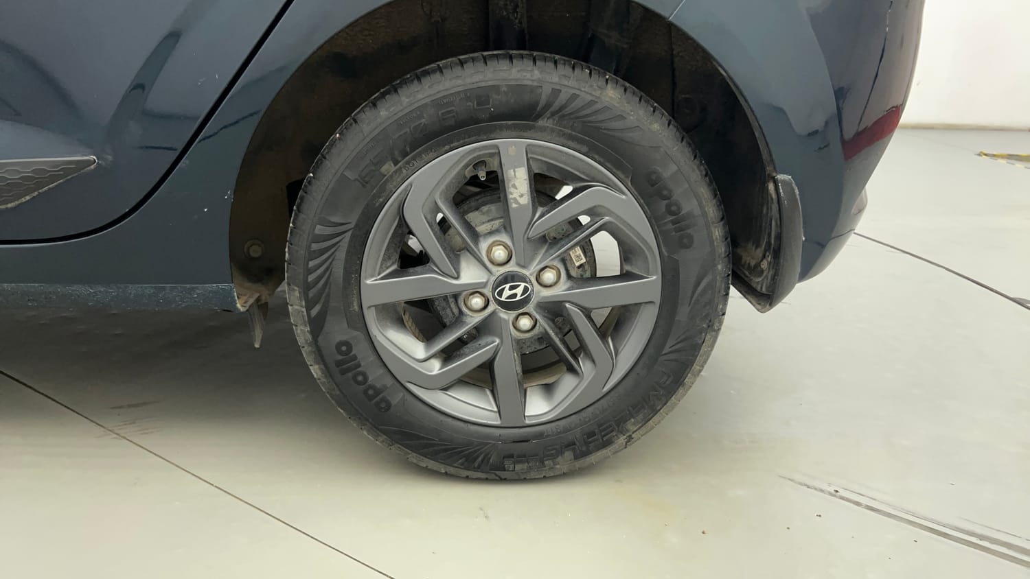 Used 2021 Hyundai Grand i10 Nios Sportz AMT 1.2 Kappa VTVT Petrol Automatic tyres LEFT REAR TYRE RIM VIEW