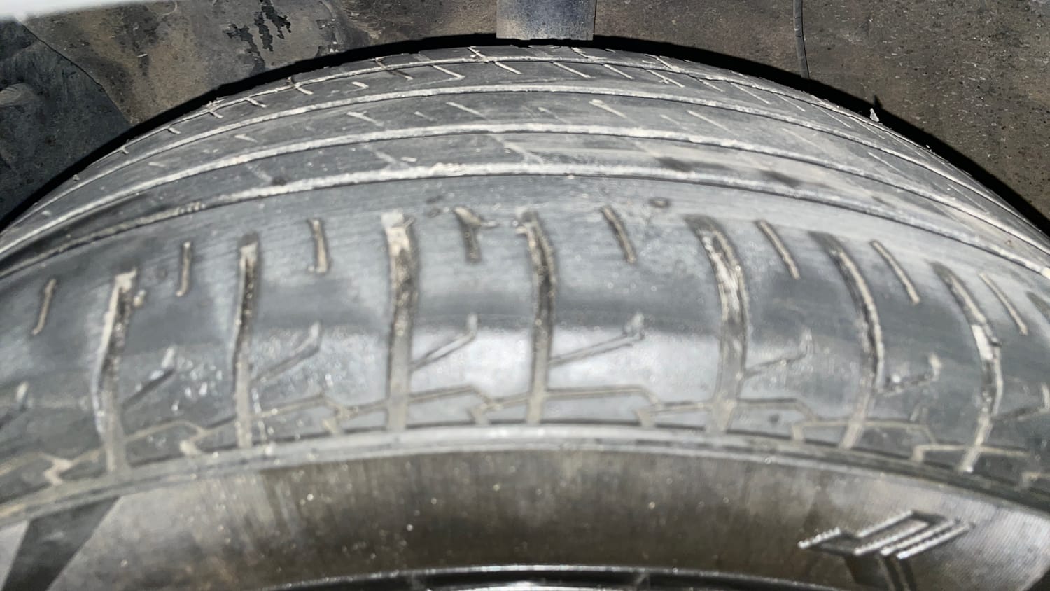 Used 2023 Hyundai Alcazar Prestige 7 STR 1.5 Diesel Diesel Manual tyres LEFT FRONT TYRE TREAD VIEW