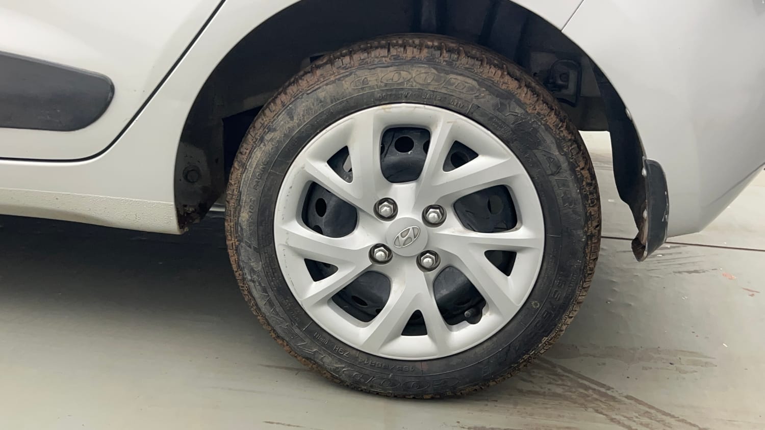 Used 2017 Hyundai Grand i10 Sportz 1.2 Kappa VTVT Petrol Manual tyres LEFT REAR TYRE RIM VIEW