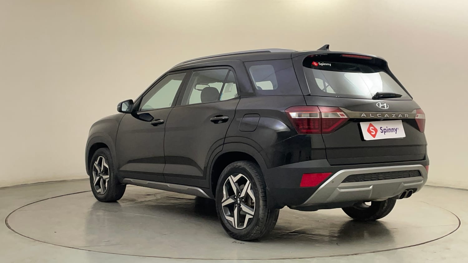 Used 2023 Hyundai Alcazar Prestige 7 STR 1.5 Diesel Diesel Manual exterior LEFT REAR CORNER VIEW