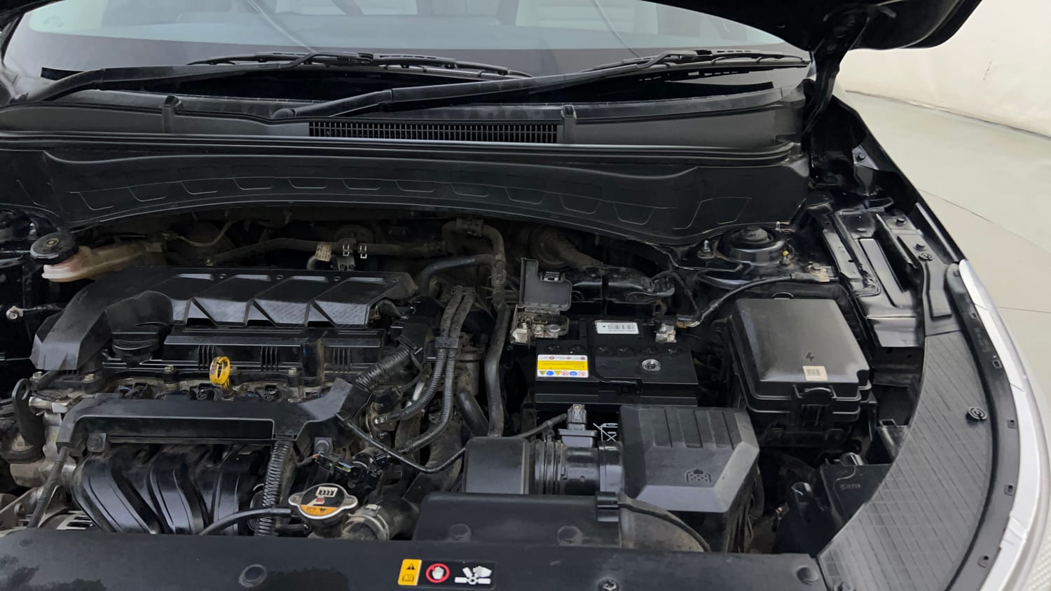 Used 2023 kia Seltos HTX 1.5 IVT Petrol Automatic engine ENGINE LEFT SIDE HINGE & APRON VIEW
