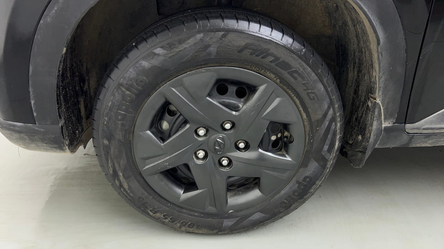 Used 2024 Hyundai Venue SX 1.2 Petrol Petrol Manual tyres LEFT FRONT TYRE RIM VIEW