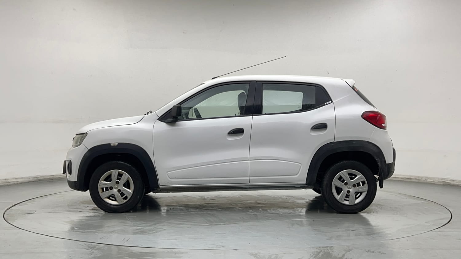 Used 2016 Renault Kwid RXT Petrol Manual exterior LEFT SIDE VIEW