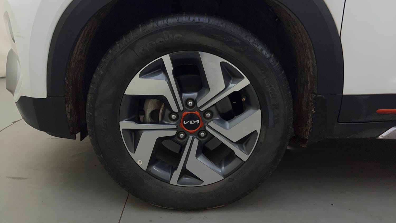 Used 2022 Kia Sonet HTX 1.5 Diesel Manual tyres LEFT FRONT TYRE RIM VIEW