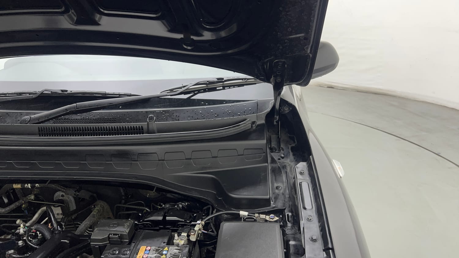 Used 2024 Kia Sonet HTK (O) 1.2 Petrol MT Petrol Manual engine ENGINE LEFT SIDE HINGE & APRON VIEW