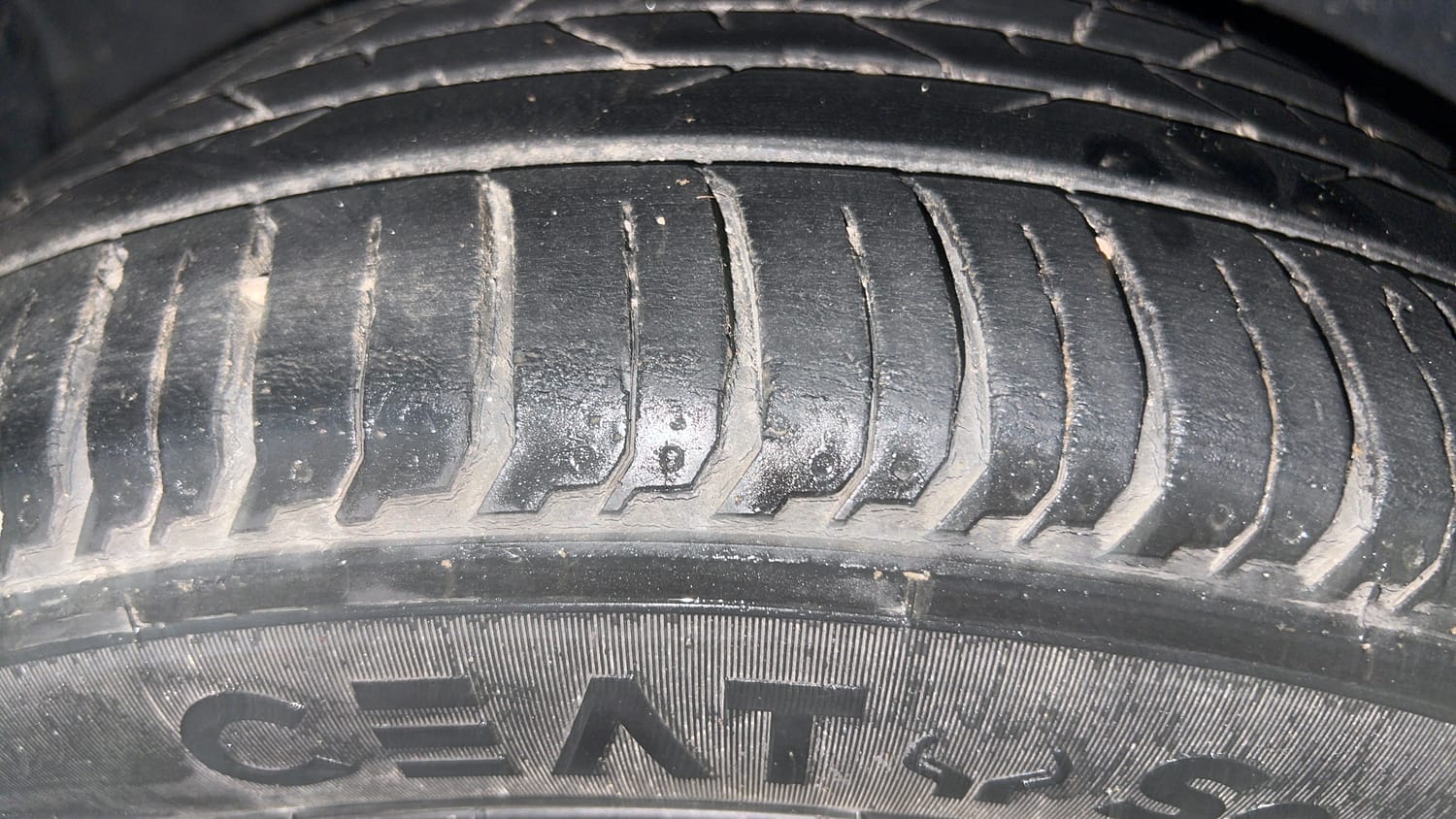 Used 2022 Hyundai i20 N Line N8 1.0 Turbo DCT Dual Tone Petrol Automatic tyres RIGHT REAR TYRE TREAD VIEW