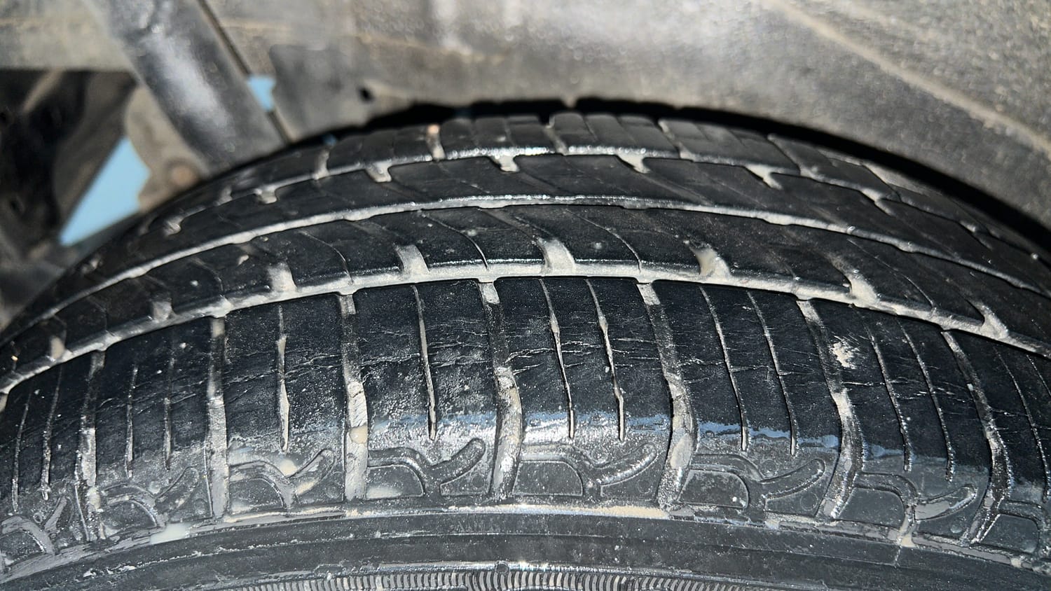 Used 2013 Maruti Suzuki Wagon R VXI Petrol Manual tyres RIGHT REAR TYRE TREAD VIEW
