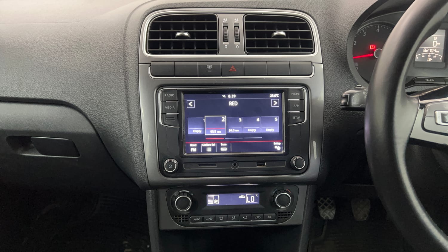 Used 2020 Volkswagen Polo Highline Plus 1.0L TSI Petrol Manual interior MUSIC SYSTEM & AC CONTROL VIEW