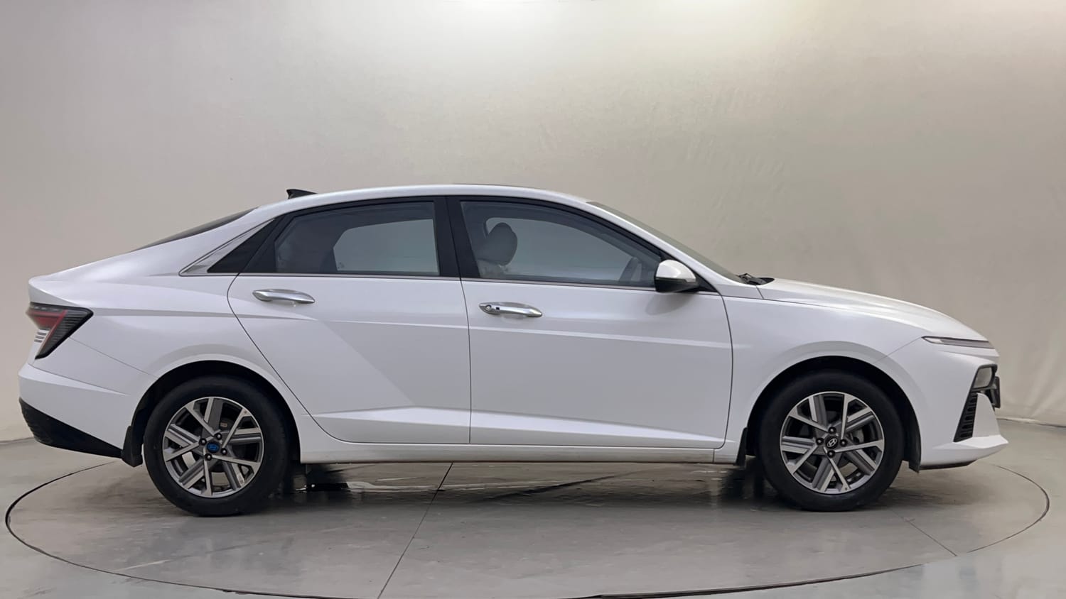 Used 2024 Hyundai Verna SX (O)1.5 Petrol MT Petrol Manual exterior RIGHT SIDE VIEW