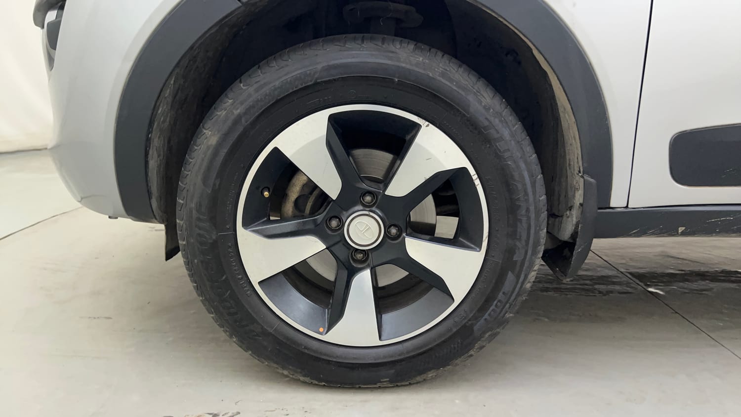 Used 2019 Tata Nexon XZA Plus Petrol Petrol Automatic tyres LEFT FRONT TYRE RIM VIEW
