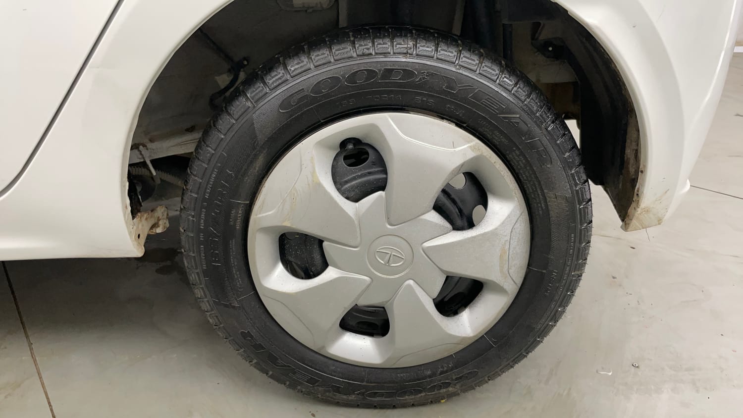 Used 2022 Tata Tiago XT Petrol Manual tyres LEFT REAR TYRE RIM VIEW