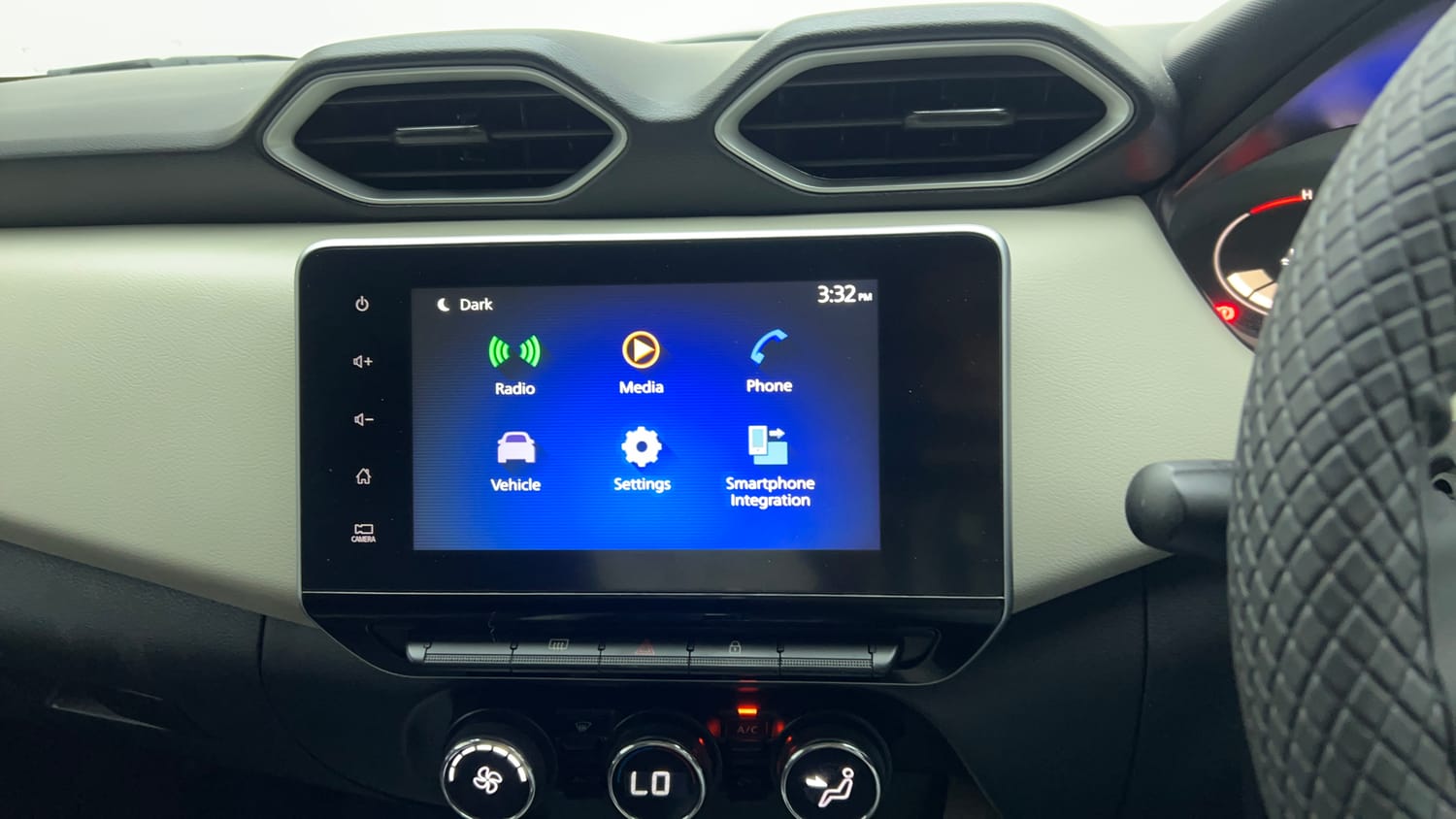 Used 2022 Nissan Magnite XV Turbo CVT Petrol Automatic top_features Touch screen infotainment system