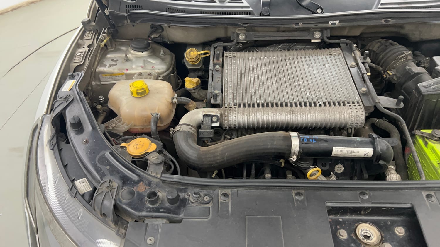 Used 2017 Mahindra XUV500 W10 AT Black Interiors Diesel Automatic engine ENGINE RIGHT SIDE VIEW