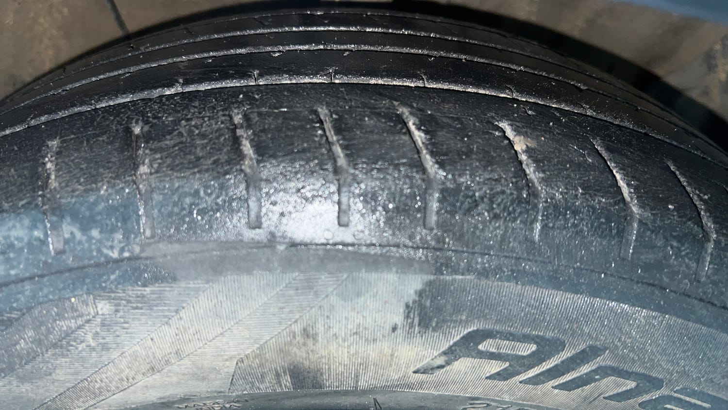Used 2021 Hyundai Creta SX (O) 1.5 Diesel Automatic Diesel Automatic tyres RIGHT FRONT TYRE TREAD VIEW