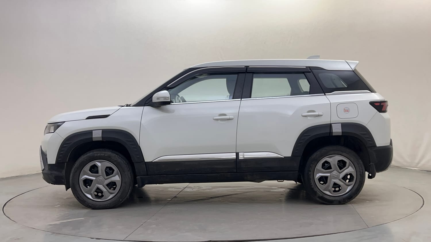 Used 2025 Maruti Suzuki Brezza Vxi AT Petrol Automatic exterior LEFT SIDE VIEW