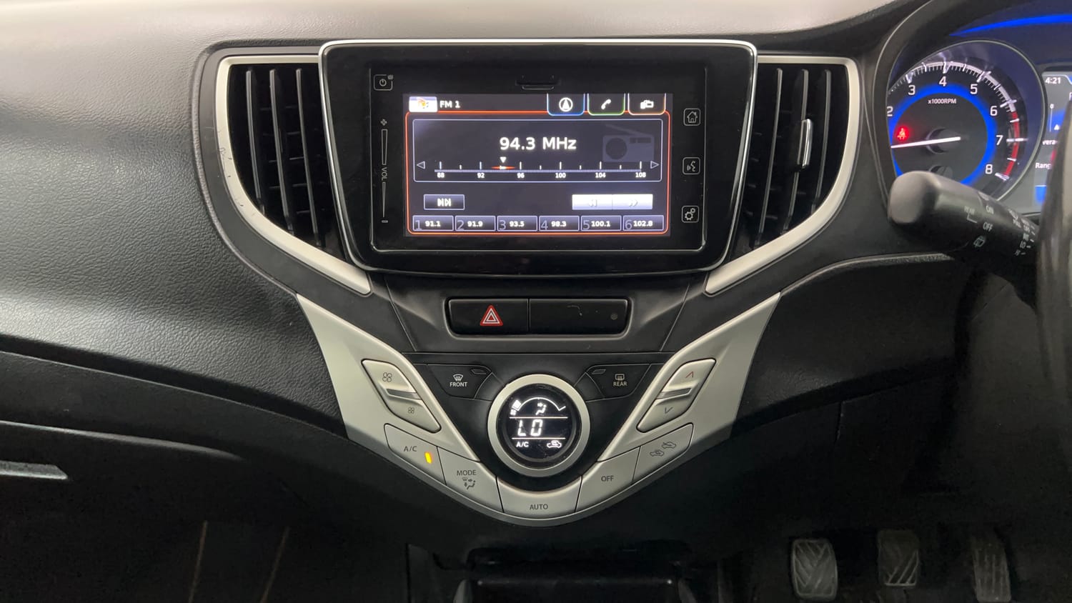 Used 2018 Maruti Suzuki Baleno Alpha 1.2 Petrol Manual interior MUSIC SYSTEM & AC CONTROL VIEW